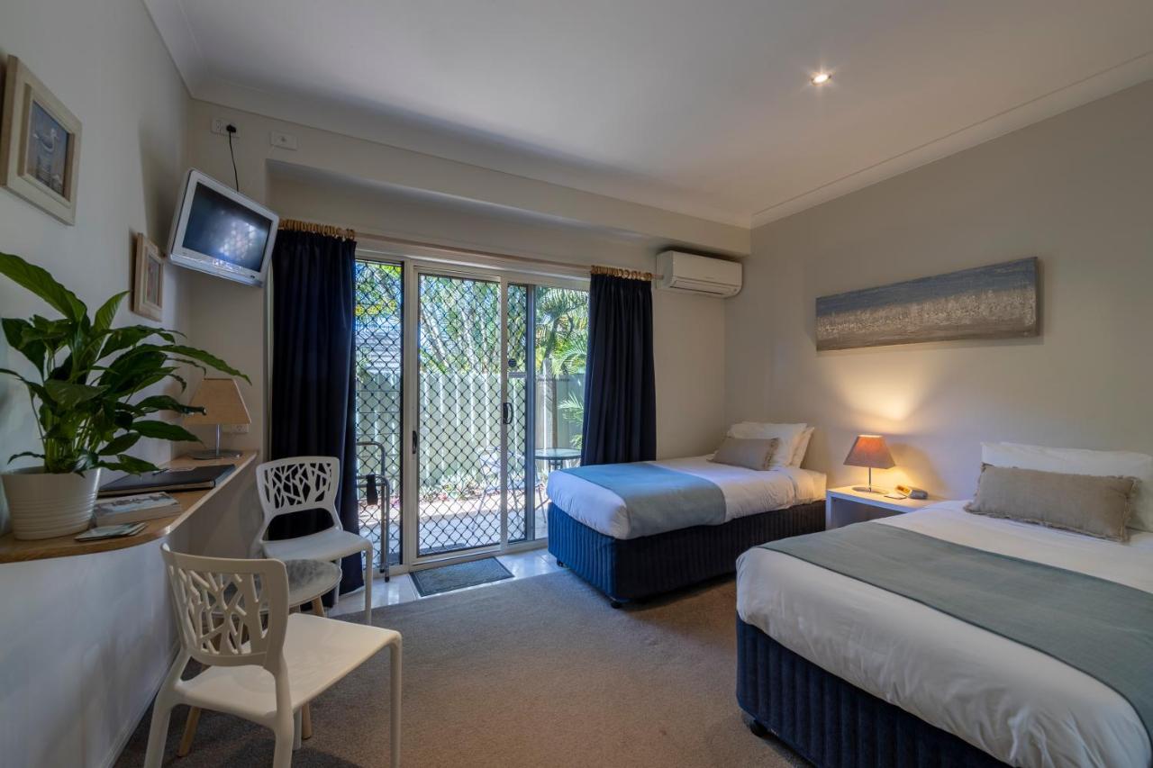 Beachhouse Bed And Breakfast Redcliffe Exterior photo