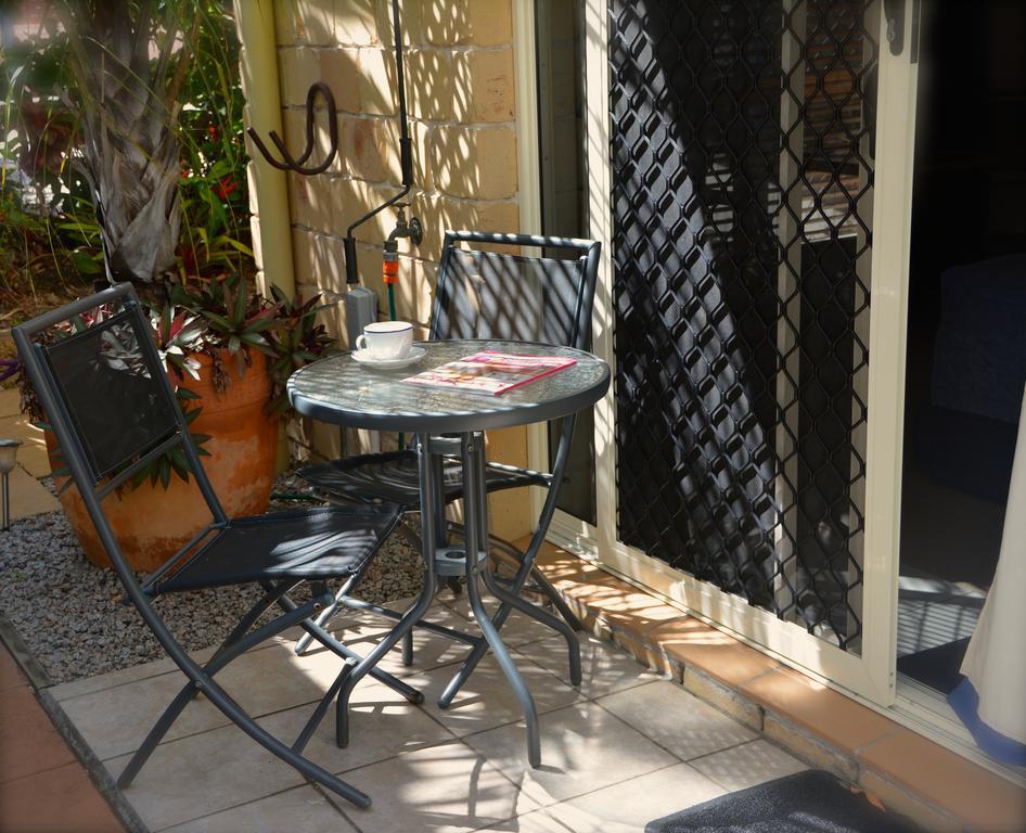 Beachhouse Bed And Breakfast Redcliffe Exterior photo