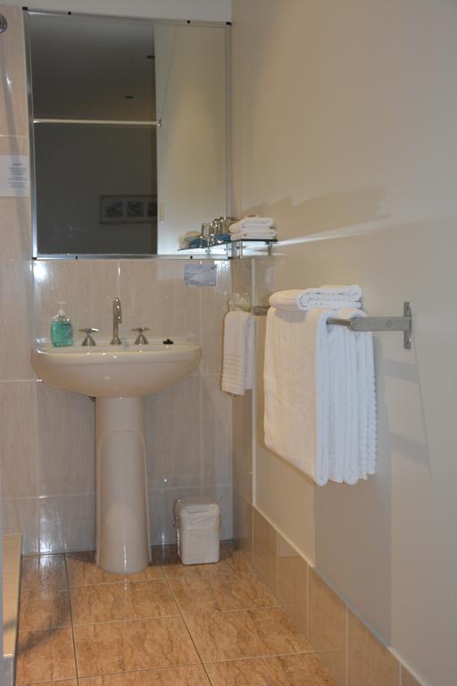 Beachhouse Bed And Breakfast Redcliffe Room photo