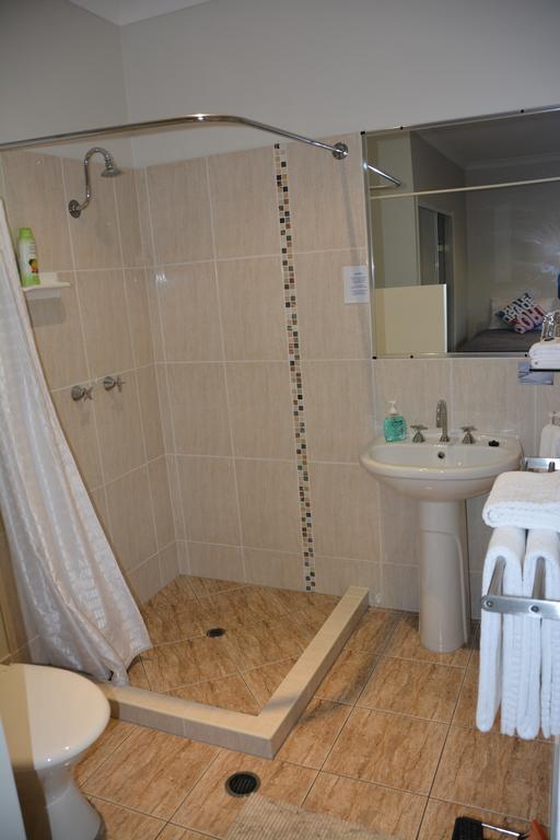Beachhouse Bed And Breakfast Redcliffe Room photo